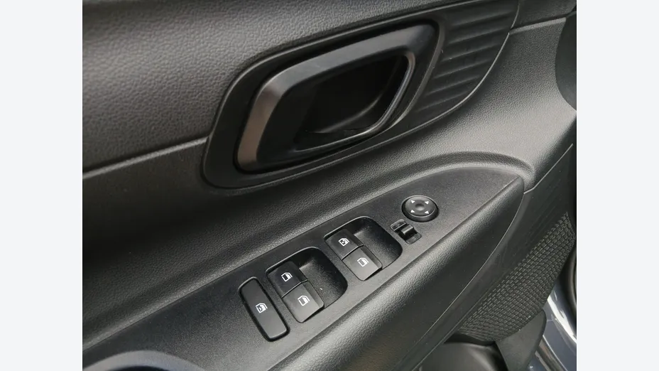 HYUNDAI i20 -