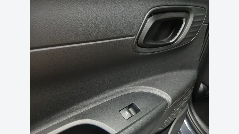 HYUNDAI i20 -