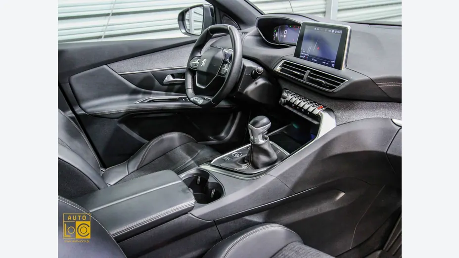 PEUGEOT 3008 -