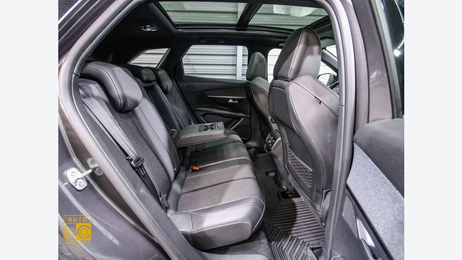 PEUGEOT 3008 -