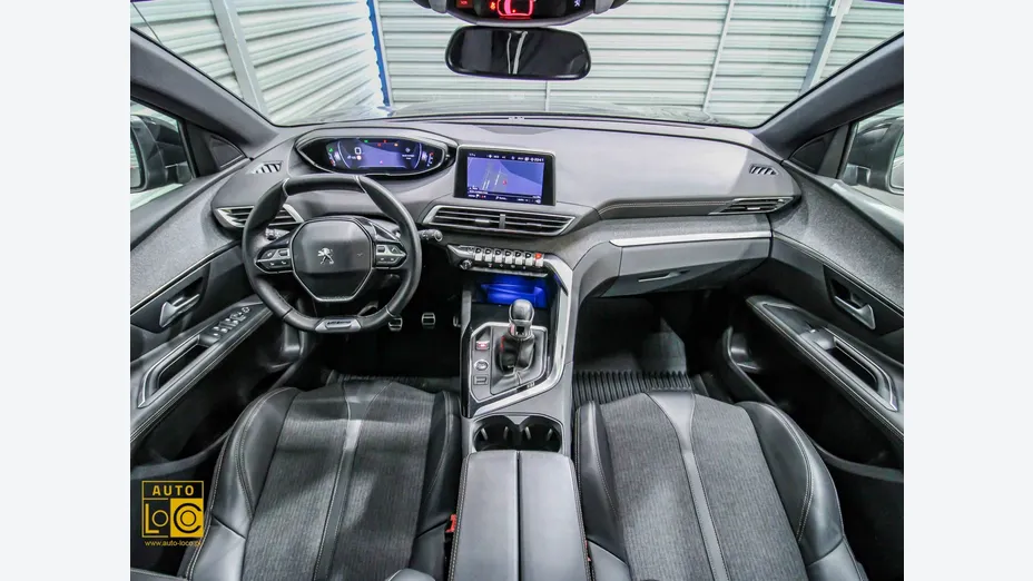 PEUGEOT 3008 -