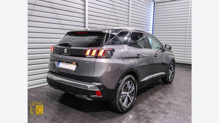 PEUGEOT 3008 -