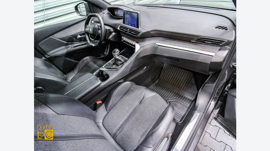 PEUGEOT 3008 -