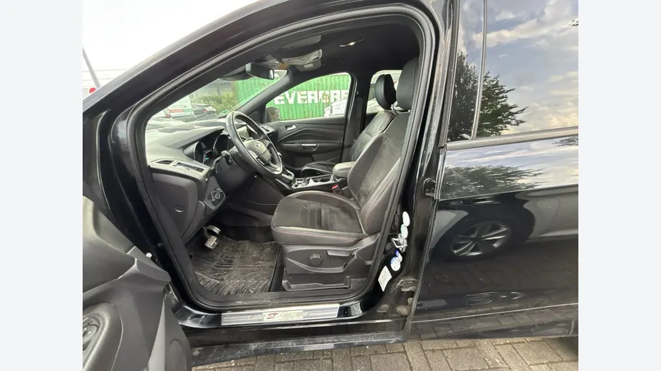 FORD Kuga -