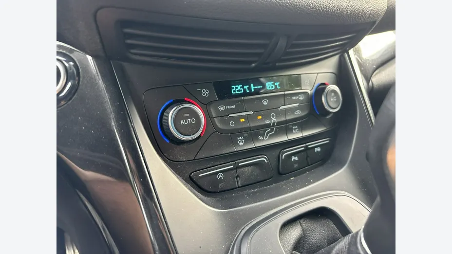 FORD Kuga -