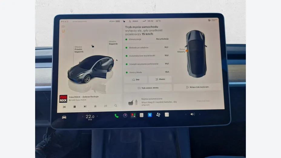 TESLA Model 3 -