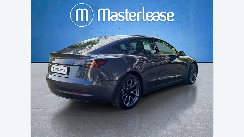 TESLA Model 3 -