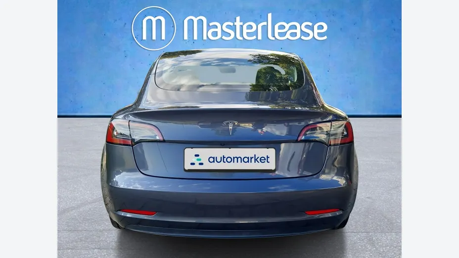 TESLA Model 3 -