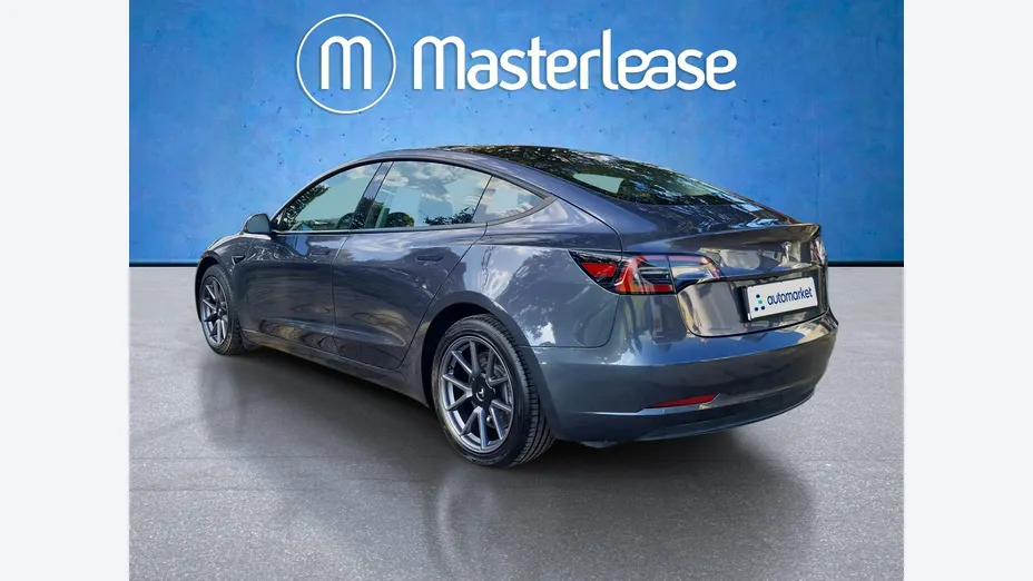 TESLA Model 3 -