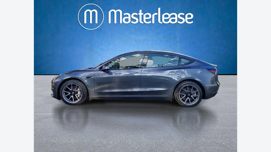 TESLA Model 3 -