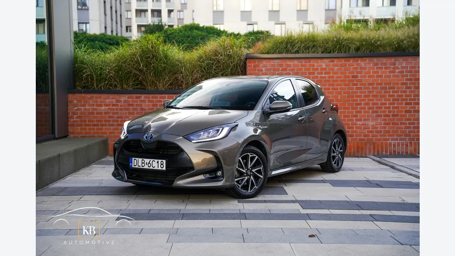 TOYOTA Yaris -
