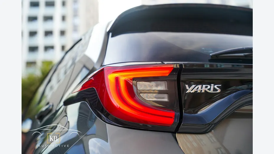 TOYOTA Yaris -