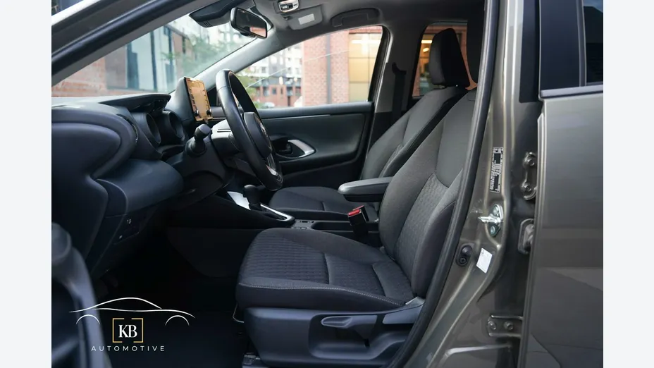 TOYOTA Yaris -