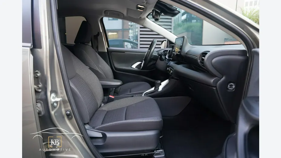 TOYOTA Yaris -