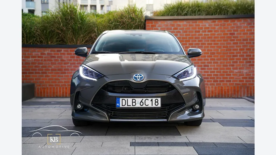 TOYOTA Yaris -