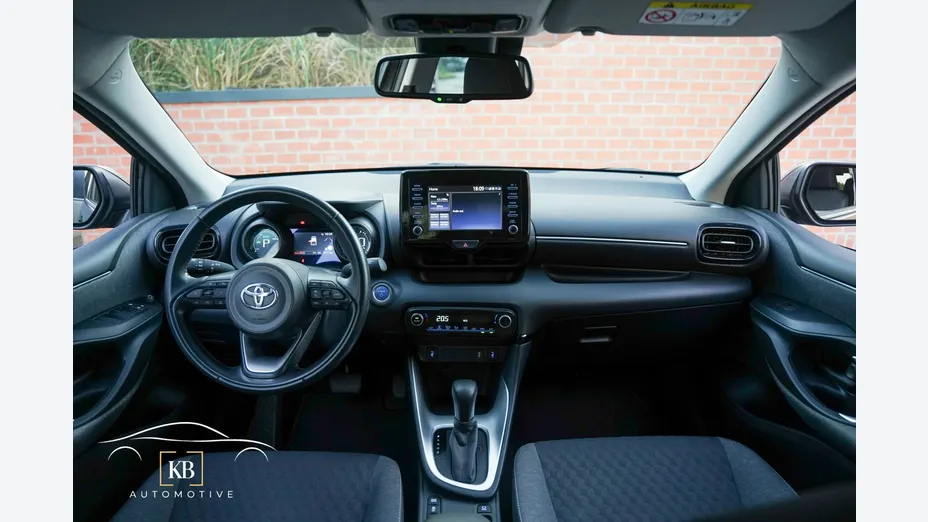 TOYOTA Yaris -