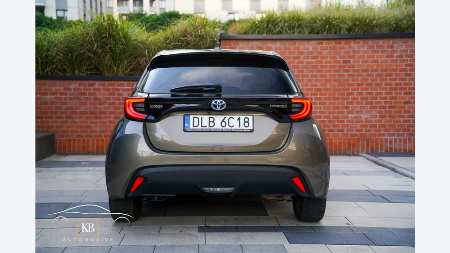 TOYOTA Yaris -
