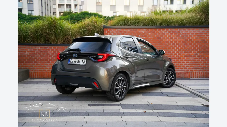 TOYOTA Yaris -