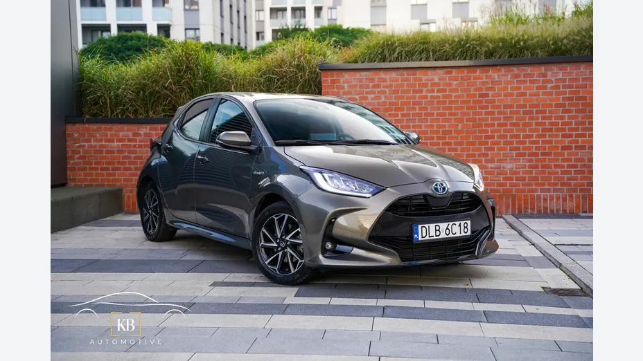 TOYOTA Yaris -