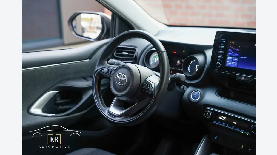 TOYOTA Yaris -