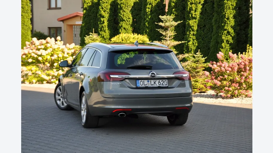 OPEL Insignia -