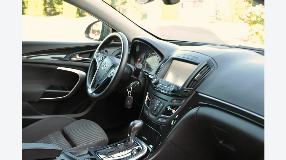 OPEL Insignia -