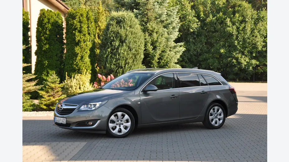 OPEL Insignia -