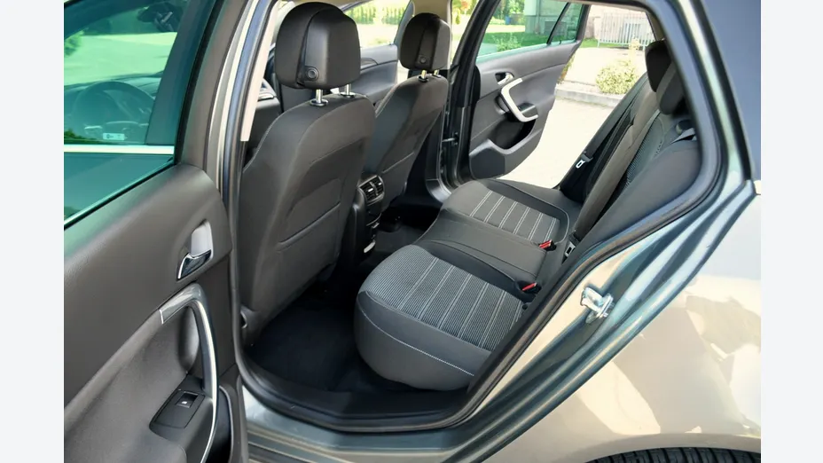 OPEL Insignia -