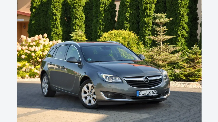 OPEL Insignia -