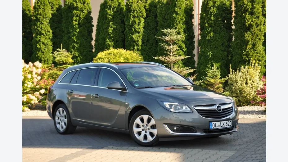 OPEL Insignia -
