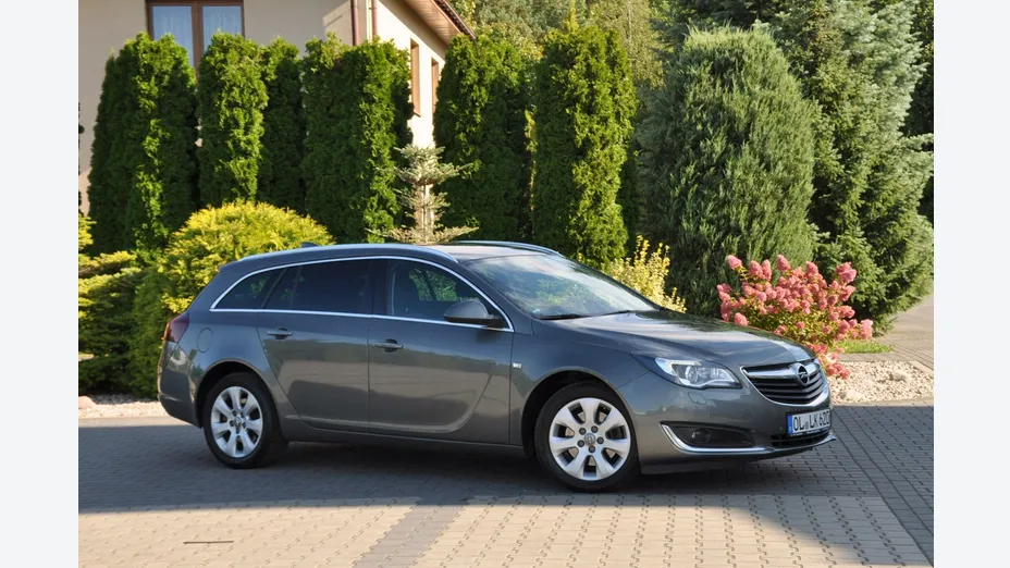 OPEL Insignia -