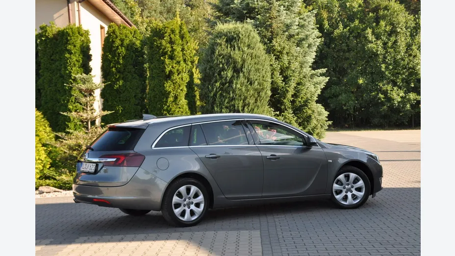 OPEL Insignia -