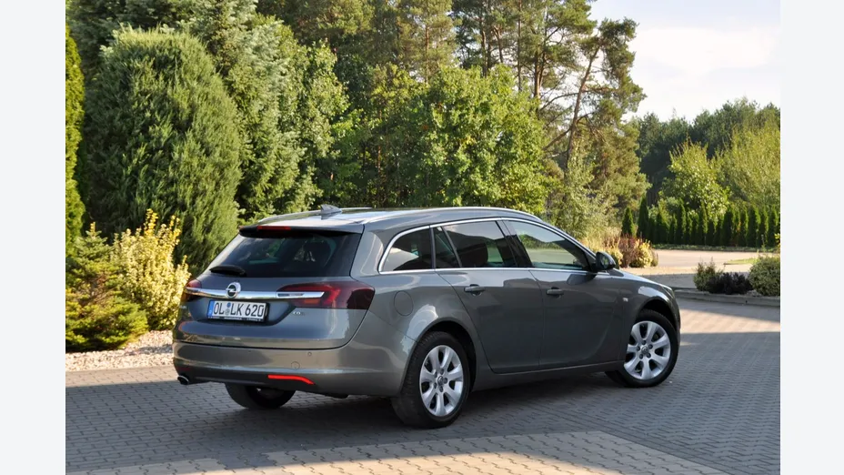 OPEL Insignia -