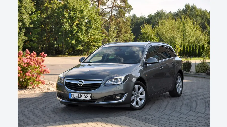 OPEL Insignia -