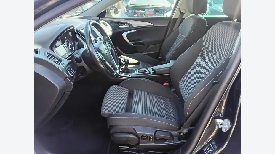 OPEL Insignia -
