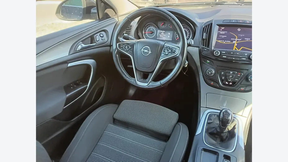 OPEL Insignia -