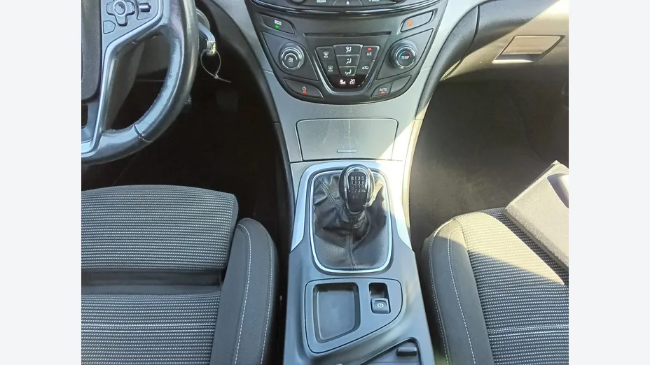 OPEL Insignia -