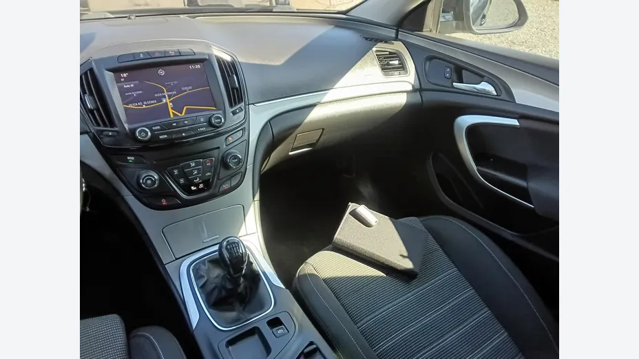 OPEL Insignia -