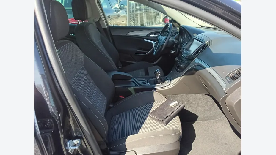 OPEL Insignia -