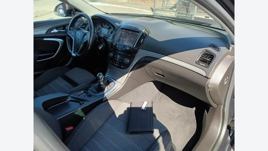 OPEL Insignia -
