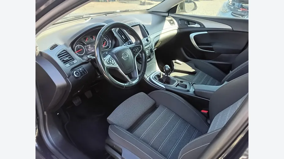 OPEL Insignia -