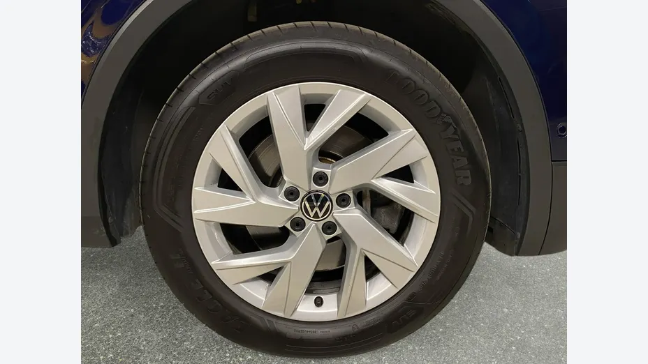 VOLKSWAGEN Tiguan -