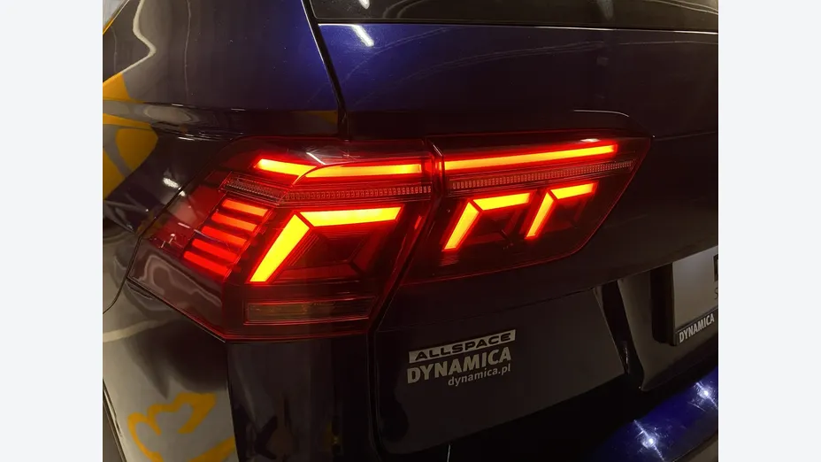 VOLKSWAGEN Tiguan -