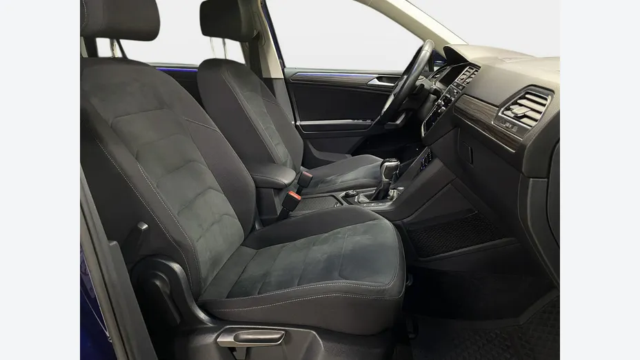 VOLKSWAGEN Tiguan -