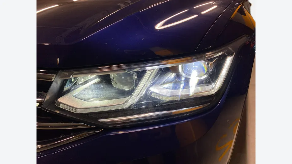 VOLKSWAGEN Tiguan -