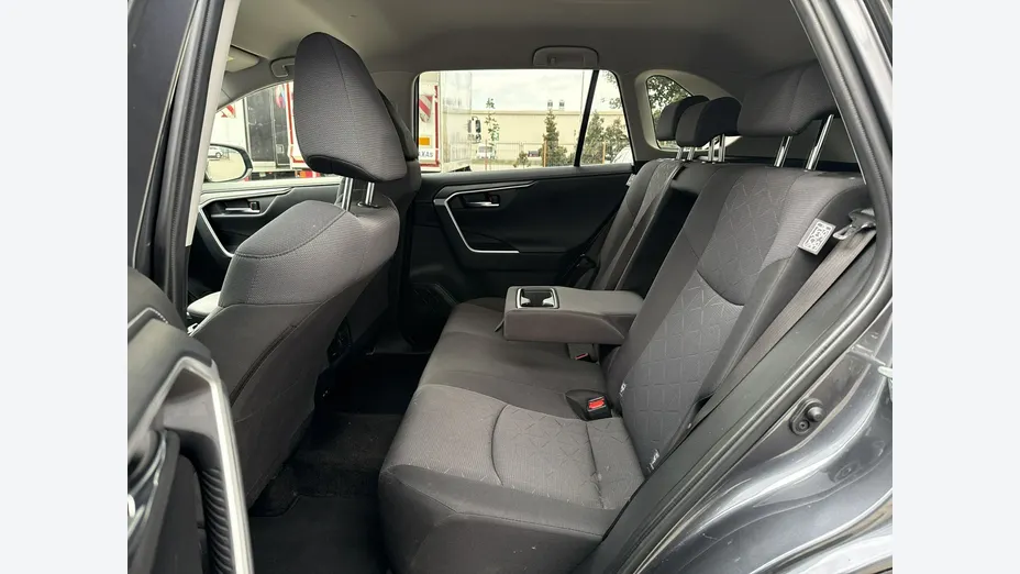 TOYOTA RAV4 -