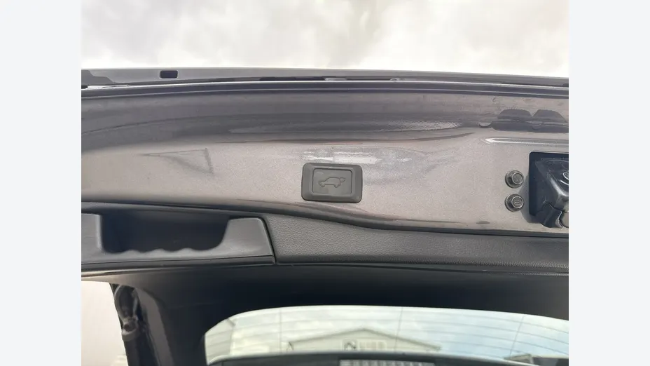 TOYOTA RAV4 -
