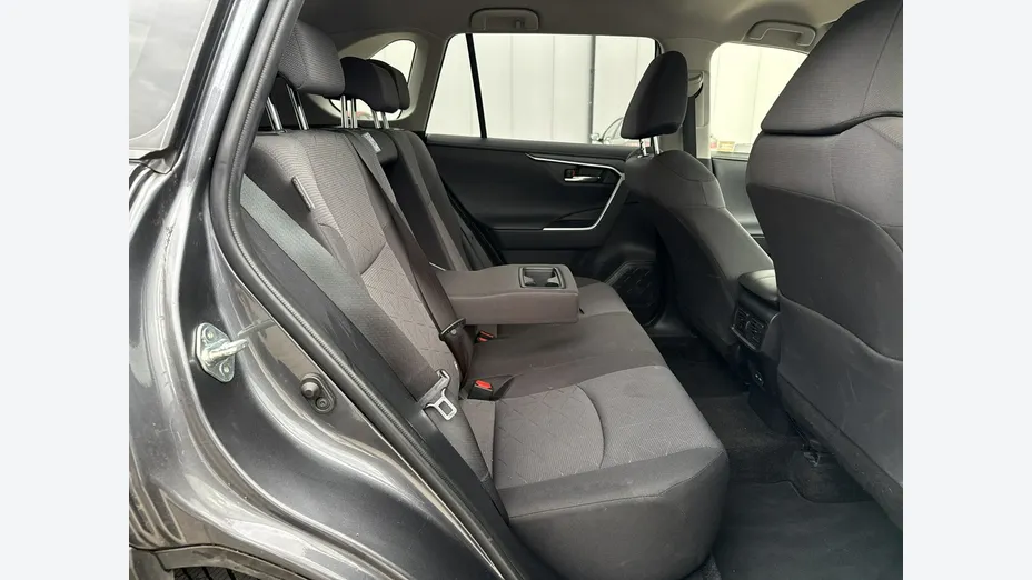 TOYOTA RAV4 -