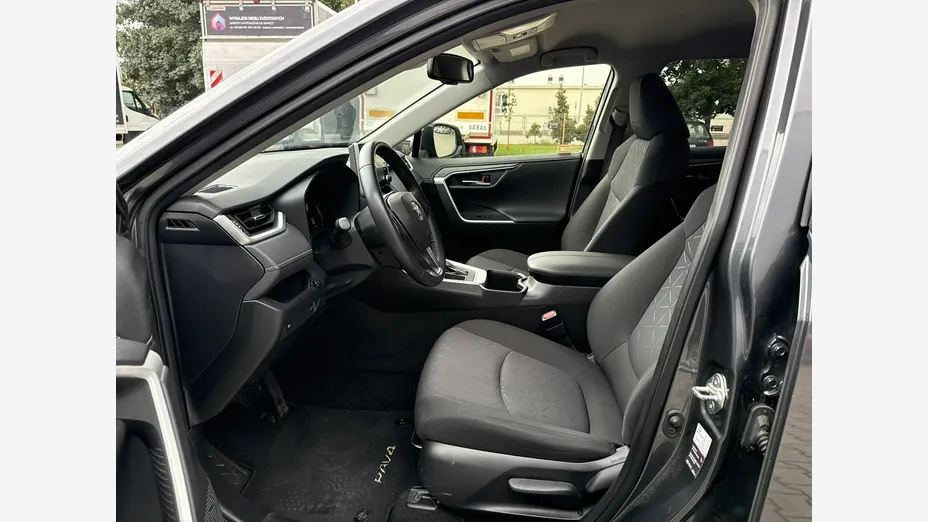 TOYOTA RAV4 -