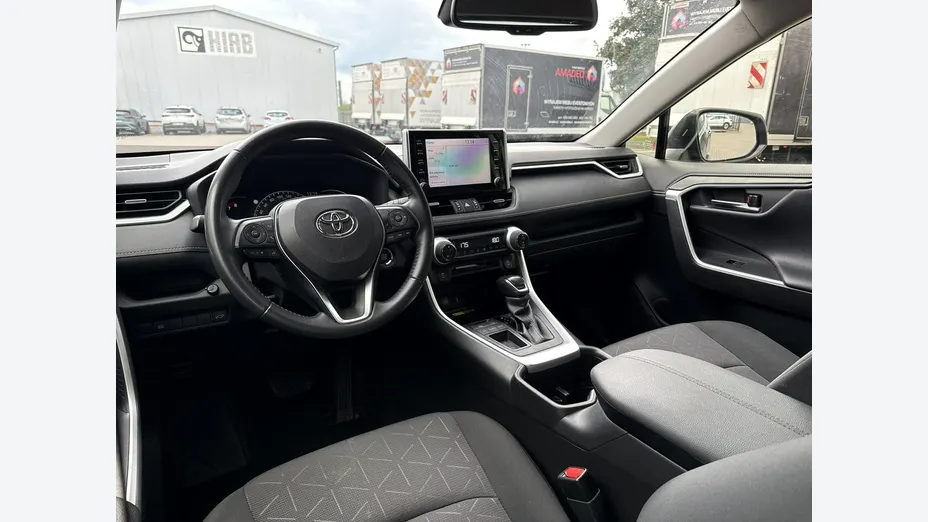 TOYOTA RAV4 -